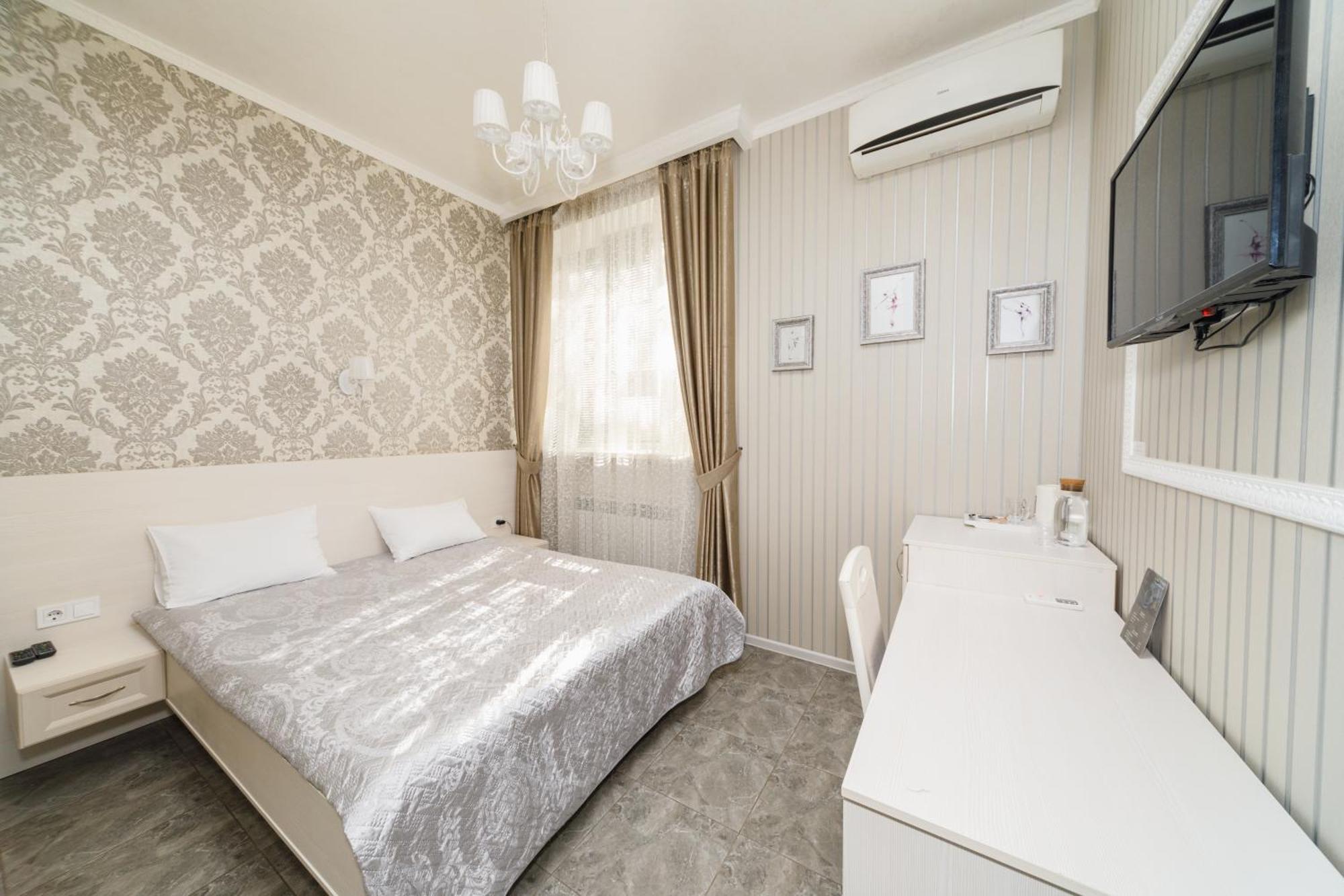 L.O.Y Family Hotel Dnjepropetovsk Buitenkant foto