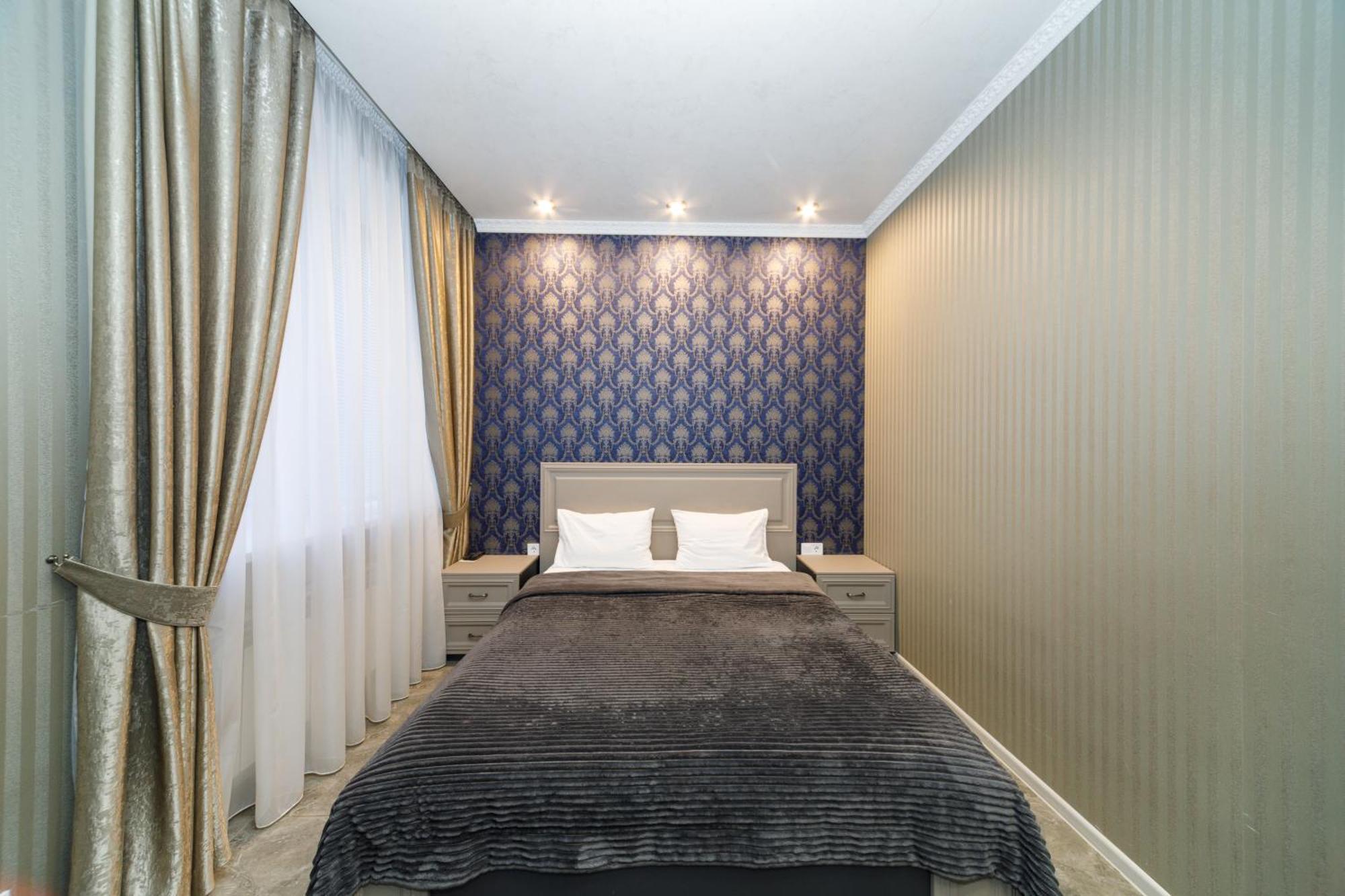 L.O.Y Family Hotel Dnjepropetovsk Buitenkant foto
