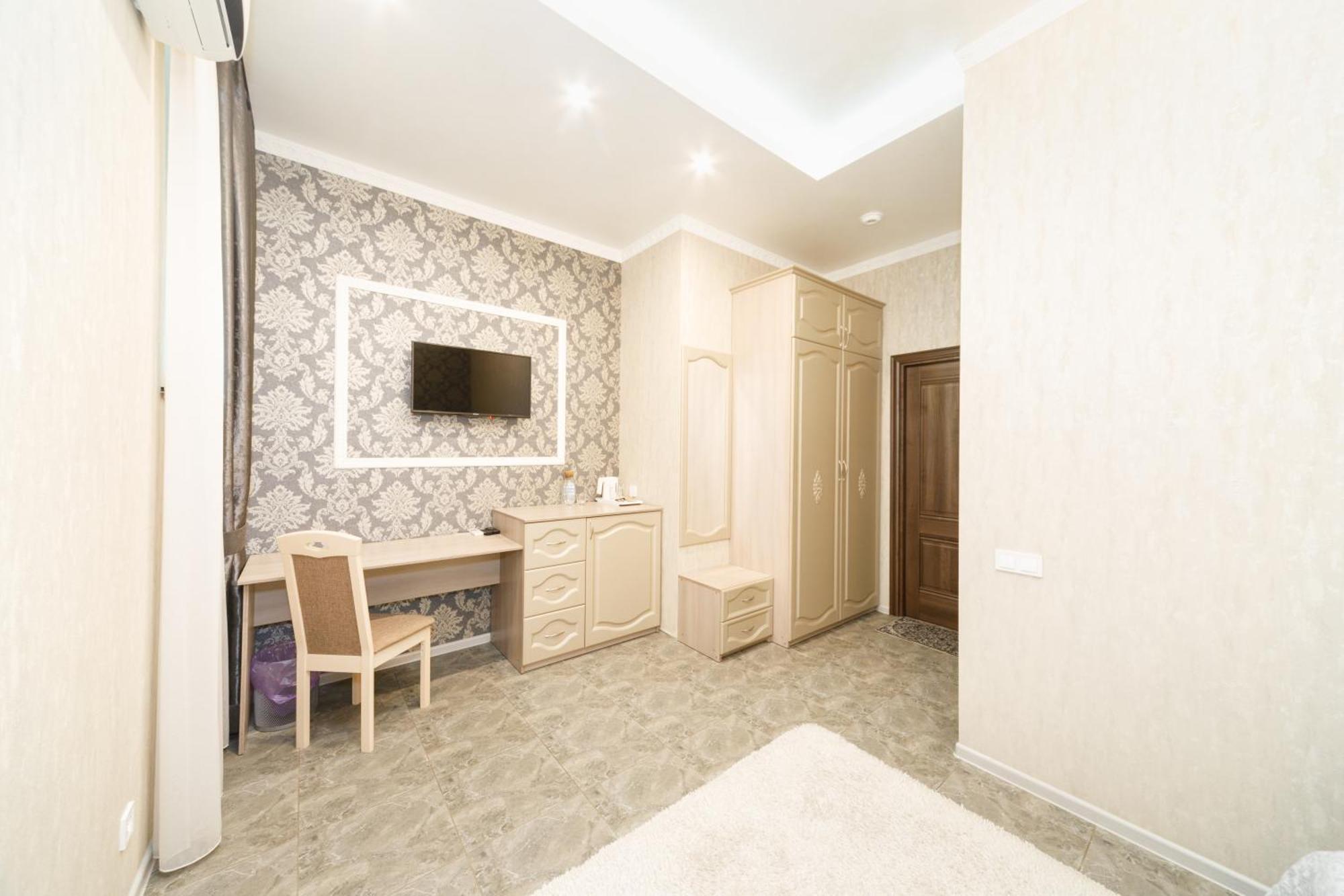 L.O.Y Family Hotel Dnjepropetovsk Buitenkant foto