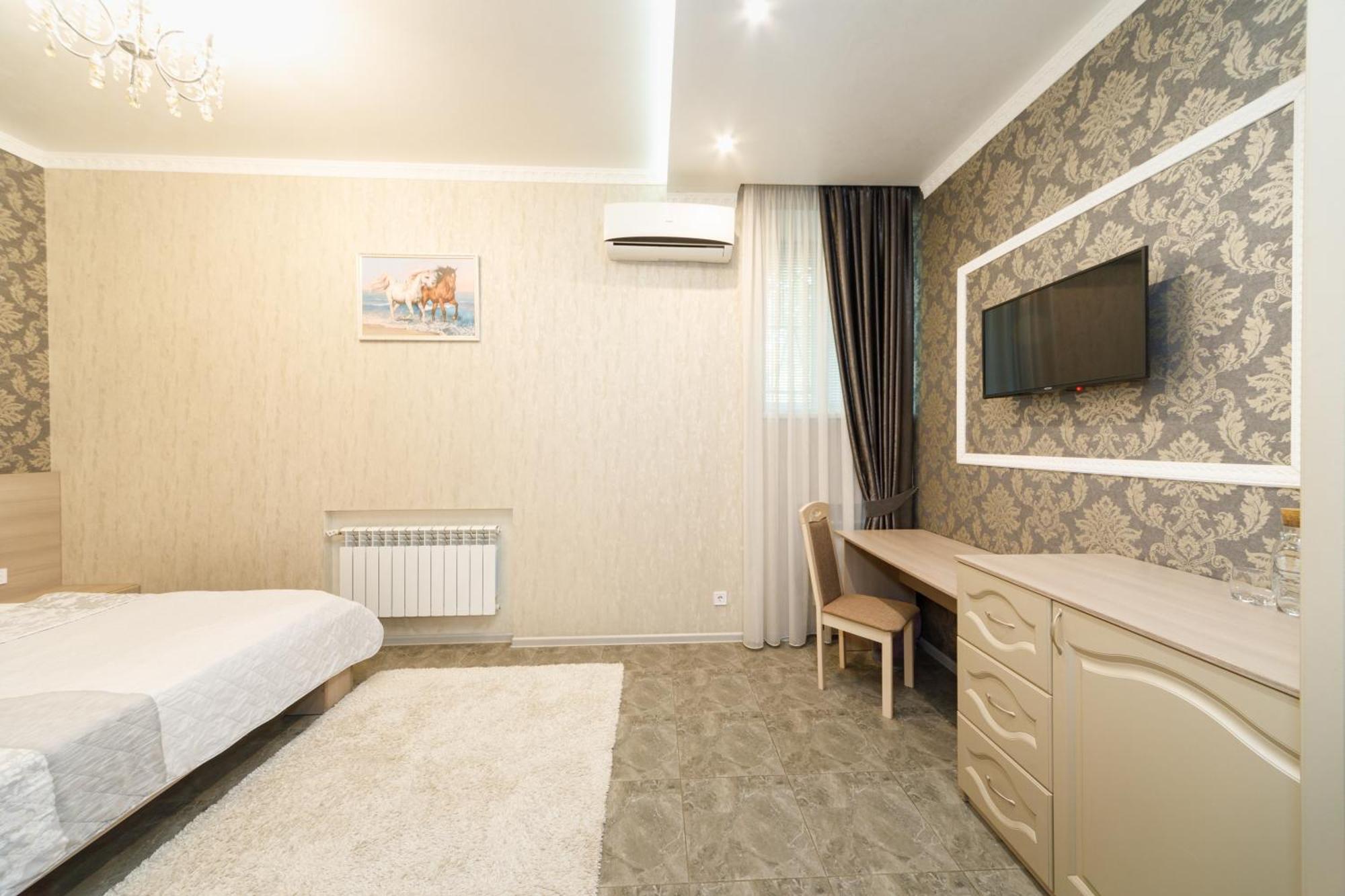 L.O.Y Family Hotel Dnjepropetovsk Buitenkant foto