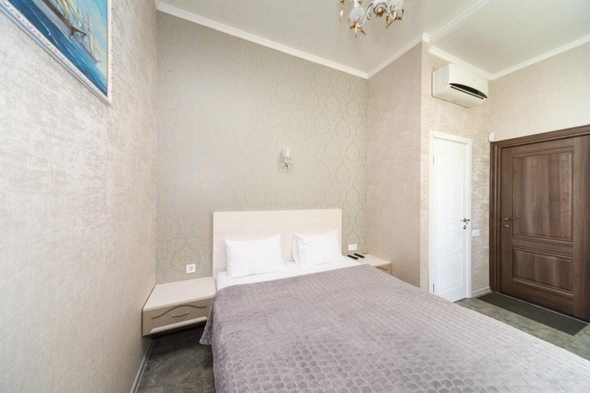 L.O.Y Family Hotel Dnjepropetovsk Buitenkant foto