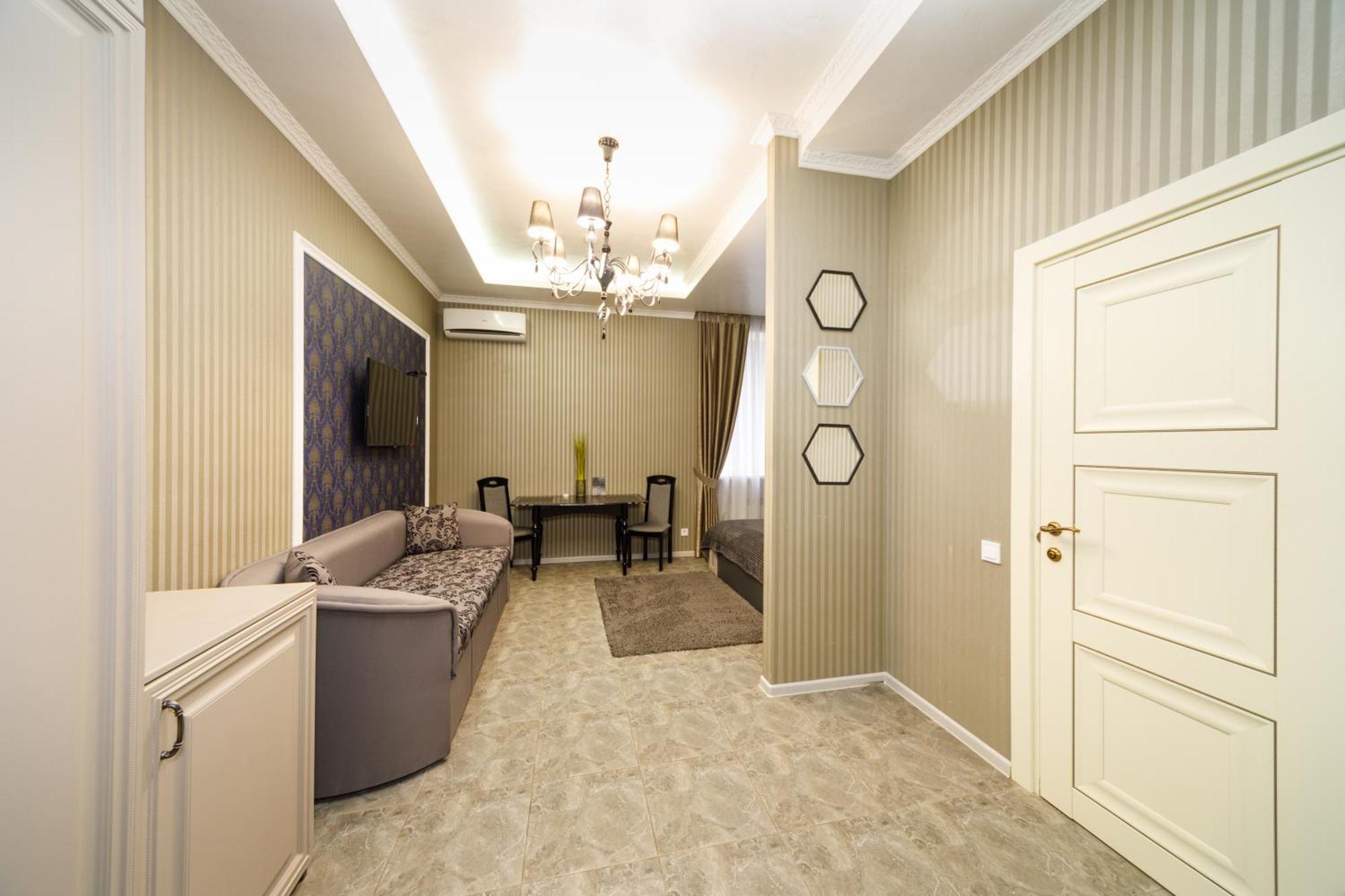 L.O.Y Family Hotel Dnjepropetovsk Buitenkant foto