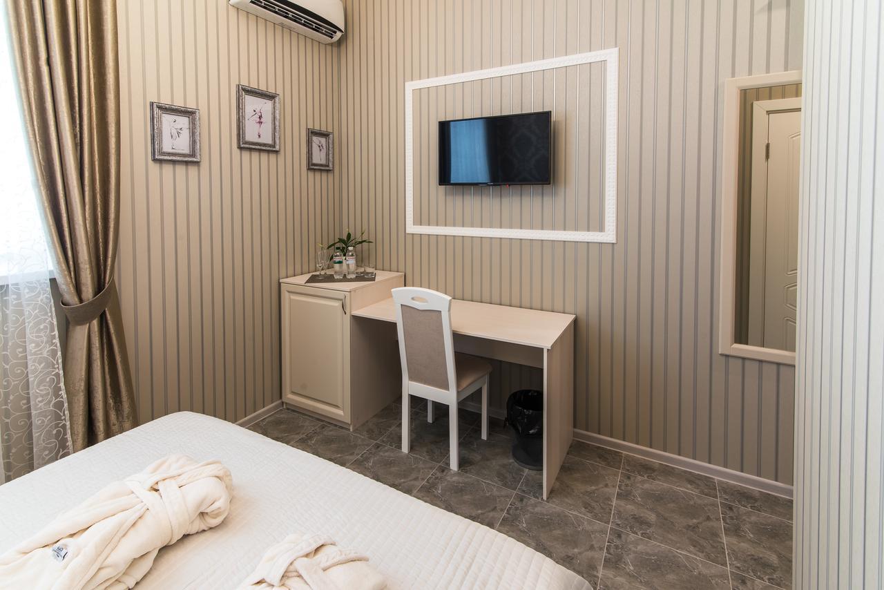 L.O.Y Family Hotel Dnjepropetovsk Buitenkant foto
