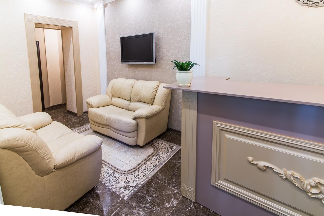 L.O.Y Family Hotel Dnjepropetovsk Buitenkant foto