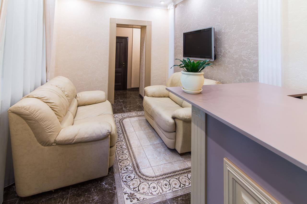 L.O.Y Family Hotel Dnjepropetovsk Buitenkant foto