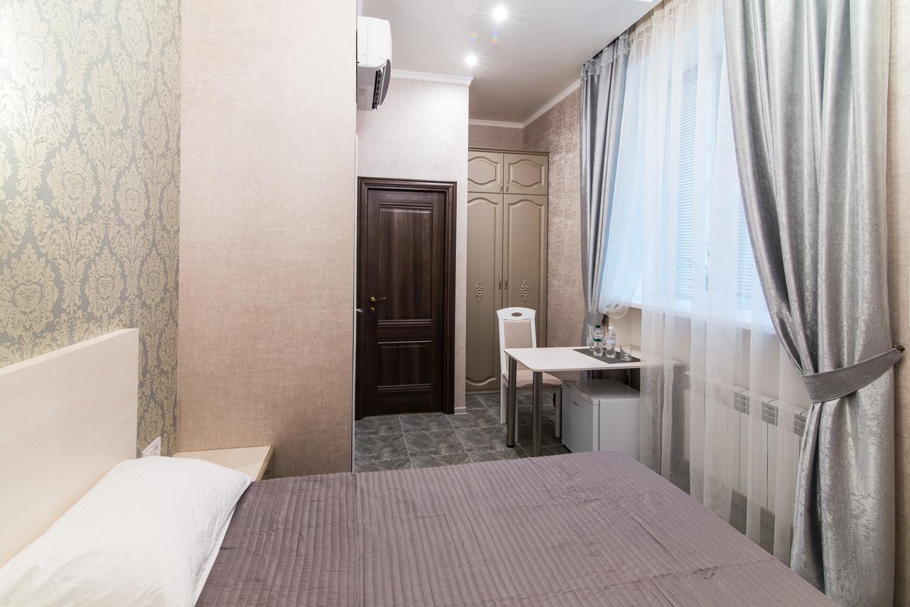 L.O.Y Family Hotel Dnjepropetovsk Buitenkant foto