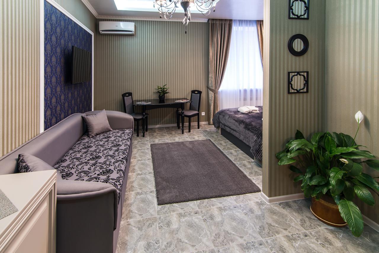 L.O.Y Family Hotel Dnjepropetovsk Buitenkant foto